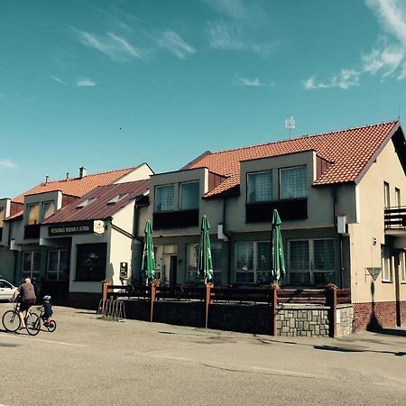 Penzion A Restaurace U Jezirka Hrimezdice Eksteriør bilde